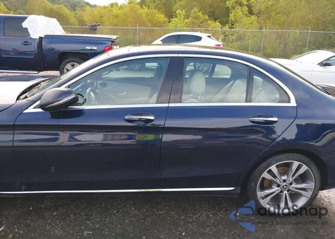 2019 Mercedes-Benz C 300 из США, поврежденный, VIN 55SWF8DB5KU288801